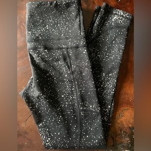 Zyia Black Reflective Pocket Light n Tight Leggings - Size 2